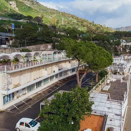 Magda Dom * טאורמינה